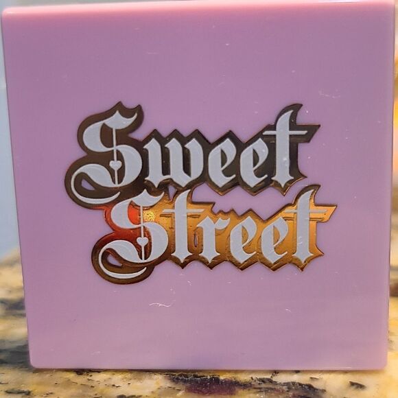 Sweet Street eyeshadow palette, Rivi and Sun - Picture 3 of 3